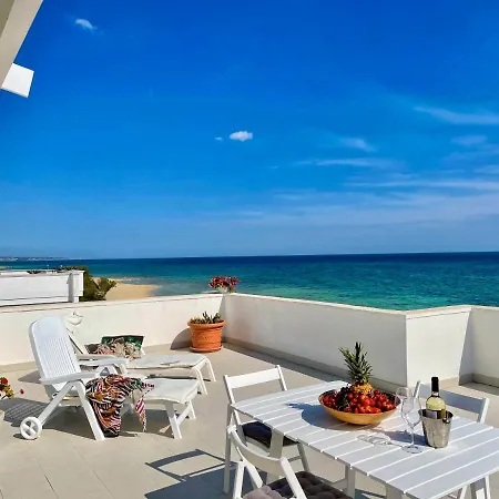 Attico Sul Mare Fronte Spiaggia Climatizzato *
