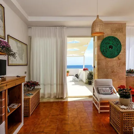 Apartment Attico Sul Mare Fronte Spiaggia Climatizzato
