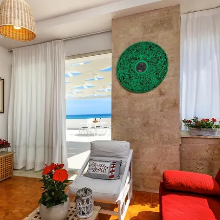 Apartment Attico Sul Mare Fronte Spiaggia Climatizzato