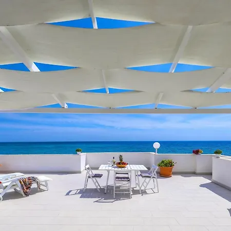 Apartment Attico Sul Mare Fronte Spiaggia Climatizzato
